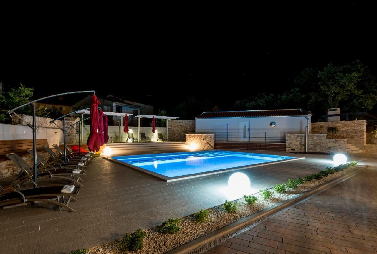 פרוי Villa Anja מראה חיצוני תמונה