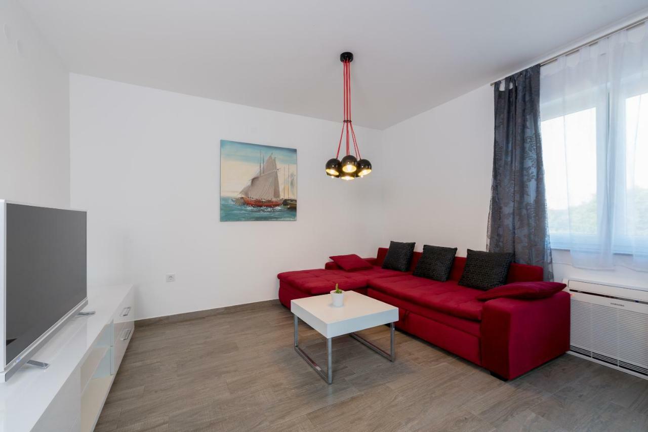 פרוי Villa Anja מראה חיצוני תמונה