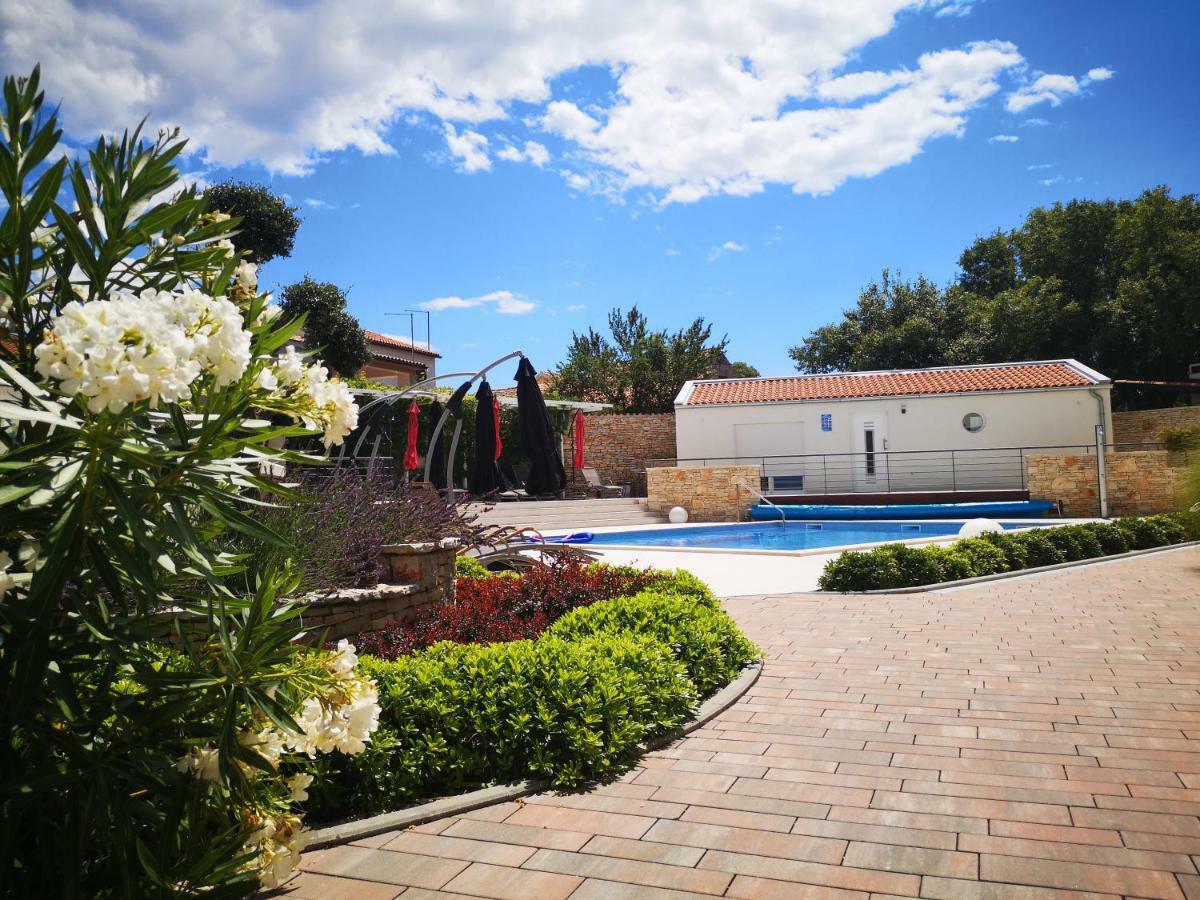 פרוי Villa Anja מראה חיצוני תמונה